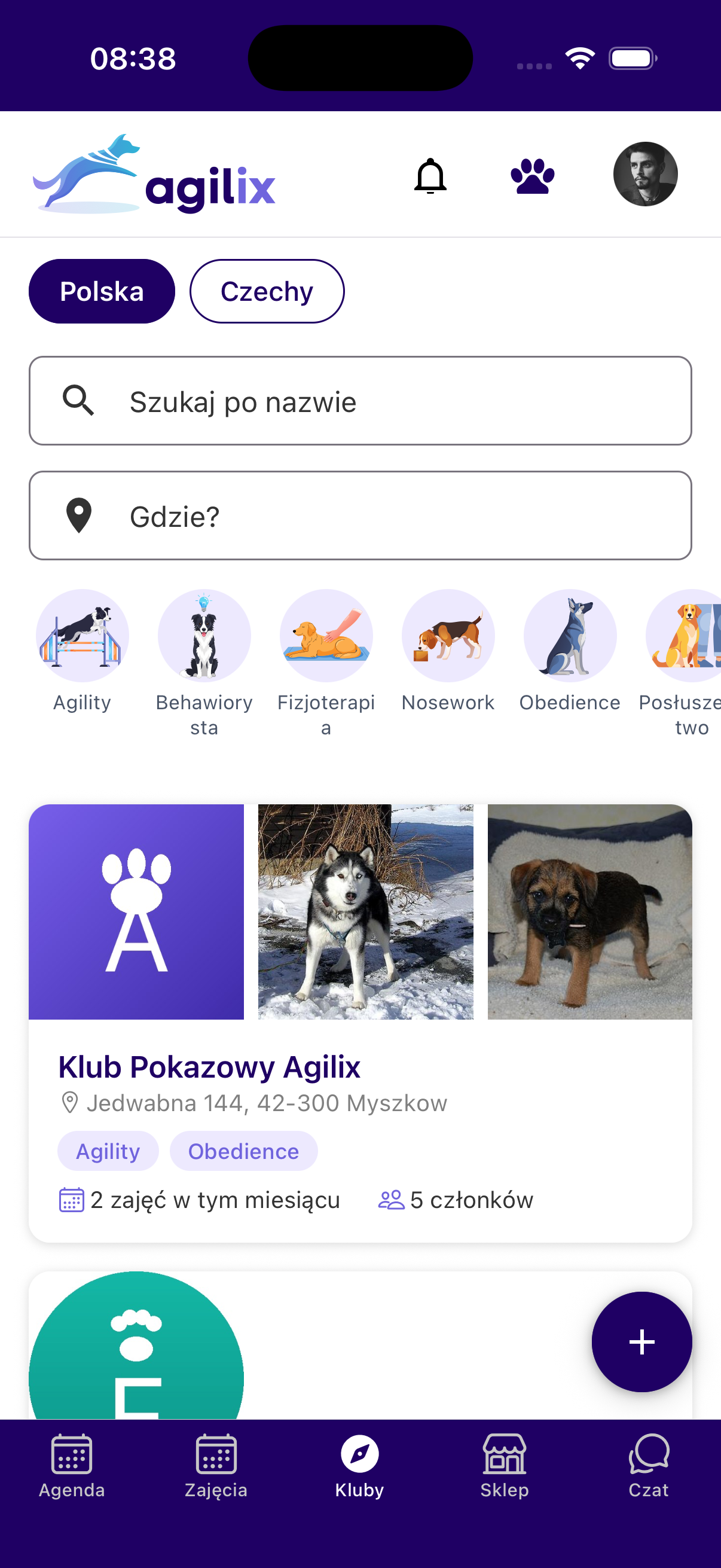 Ekran listy klubów i trenerów w aplikacji Agilix